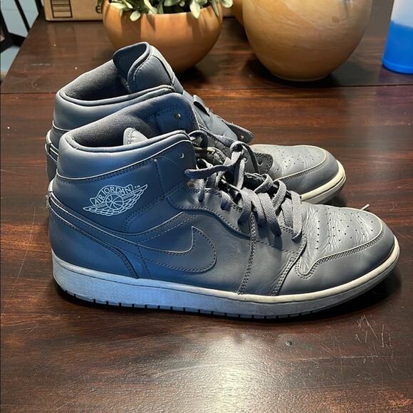 Nike Air Jordan Gray Sneakers with Iconic Design - Picture 1 of 7